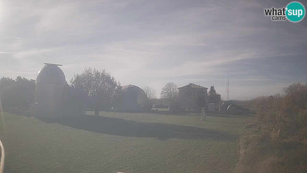 Observatorij Višnjan spletna kamera – Odkrivajte nebo, asteroide, komete in meteorite