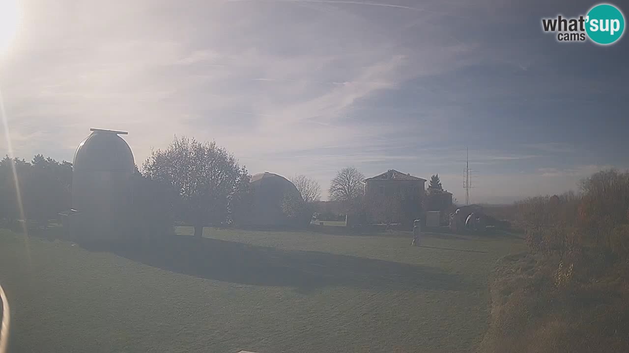 Višnjan-Observatorium Live Webcam – Explore the Sky, Asteroids, Comets, and Meteoroids