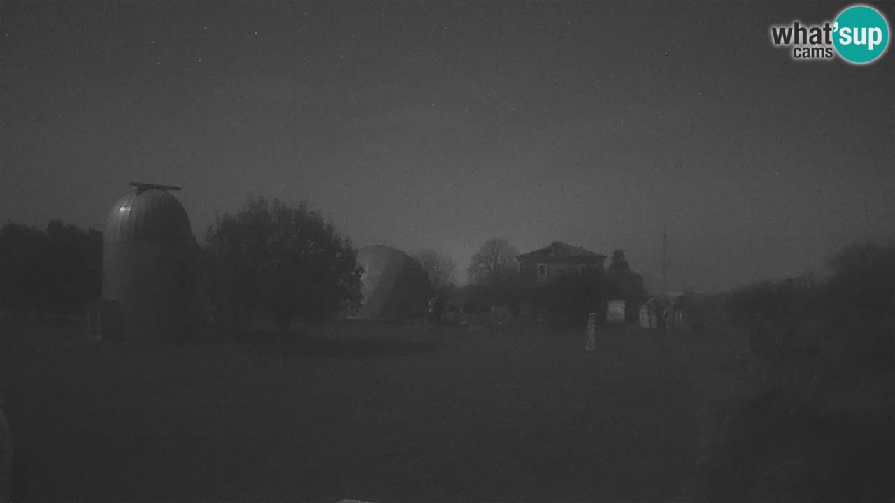 Višnjan-Observatorium Live Webcam – Explore the Sky, Asteroids, Comets, and Meteoroids