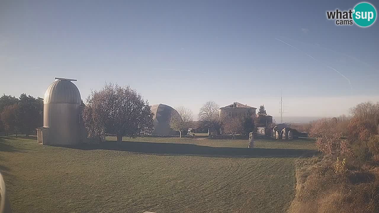 Višnjan-Observatorium Live Webcam – Explore the Sky, Asteroids, Comets, and Meteoroids