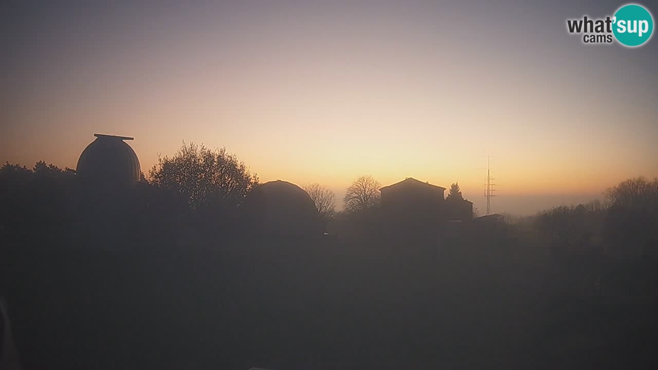 Webcam en direct de l’Observatoire de Višnjan – Explorez le ciel, les astéroïdes, les comètes et les météoroïdes