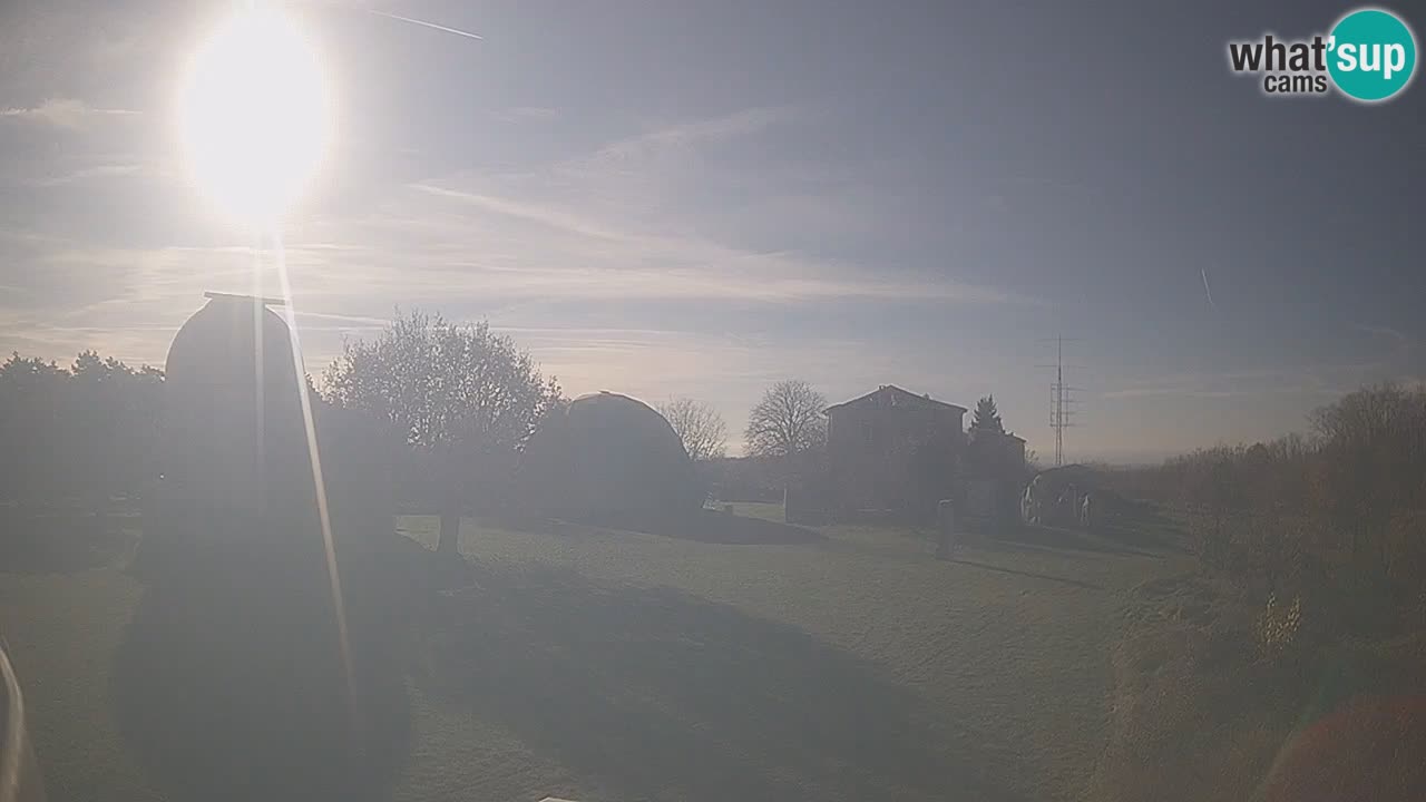 Observatorij Višnjan spletna kamera – Odkrivajte nebo, asteroide, komete in meteorite