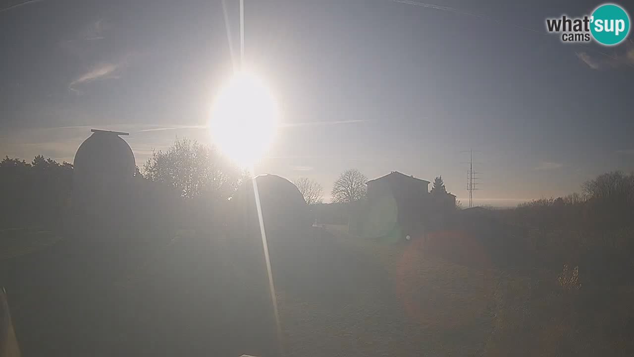 Cámara web en vivo del Observatorio de Višnjan: explora el cielo, los asteroides, cometas y meteoroides