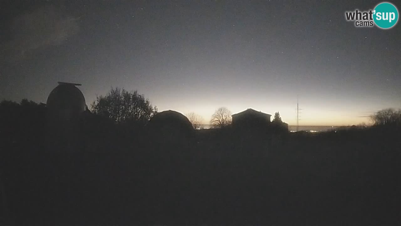 Webcam en direct de l’Observatoire de Višnjan – Explorez le ciel, les astéroïdes, les comètes et les météoroïdes