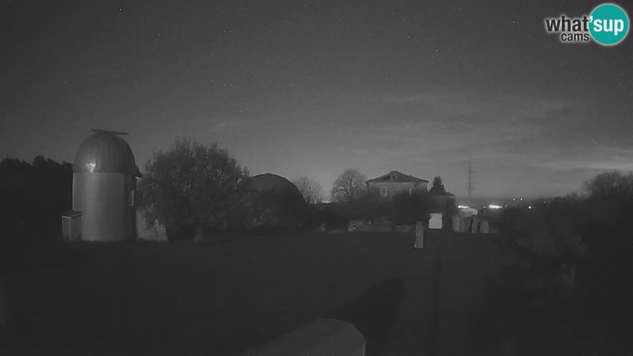 Observatorij Višnjan spletna kamera – Odkrivajte nebo, asteroide, komete in meteorite