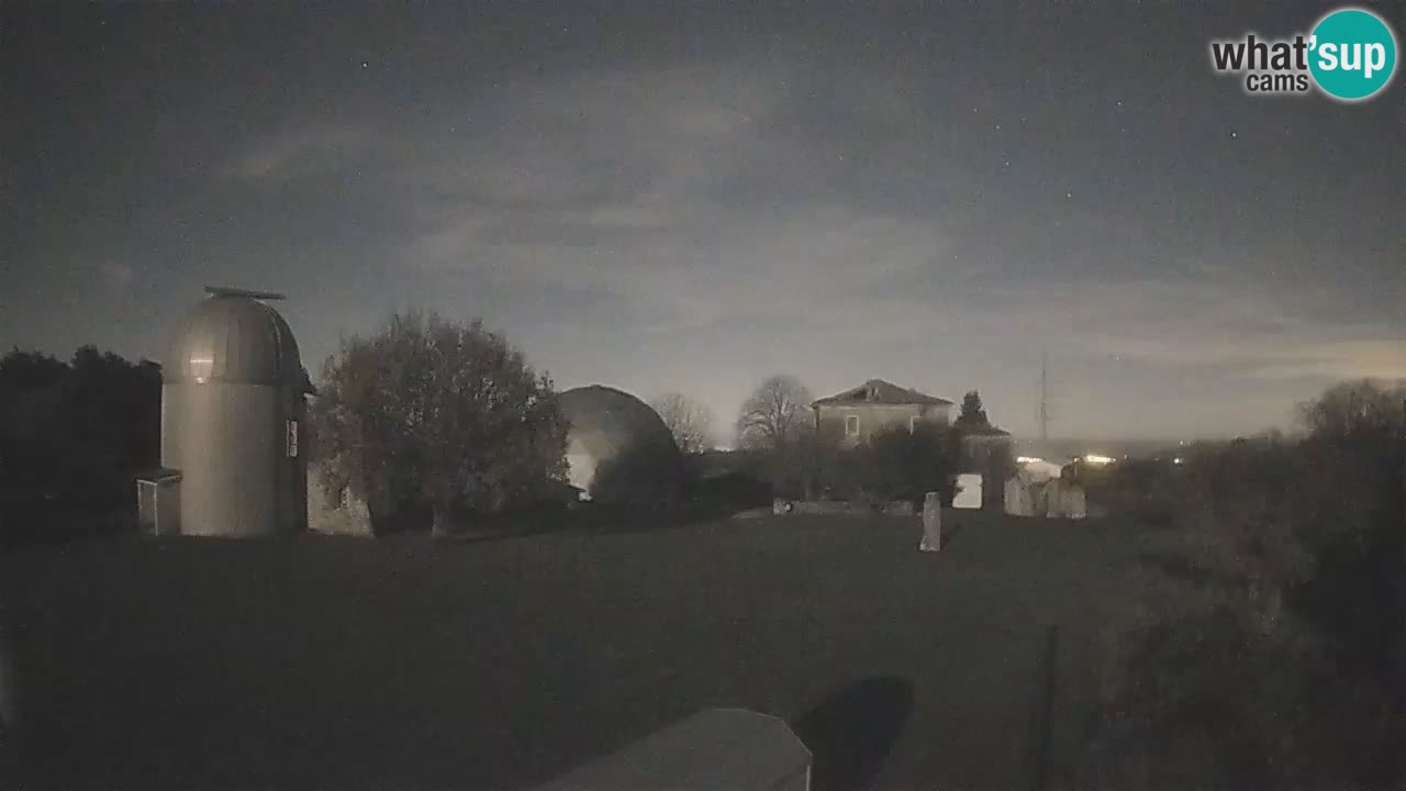 Observatorij Višnjan spletna kamera – Odkrivajte nebo, asteroide, komete in meteorite