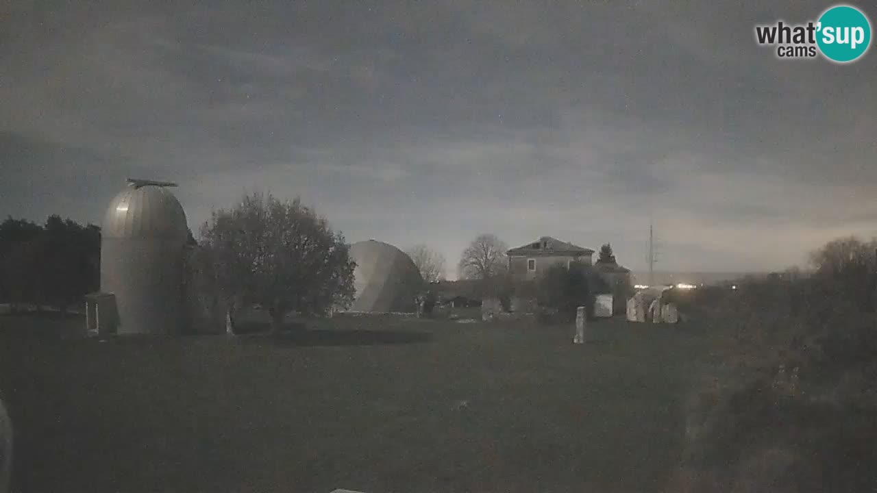 Višnjan-Observatorium Live Webcam – Explore the Sky, Asteroids, Comets, and Meteoroids