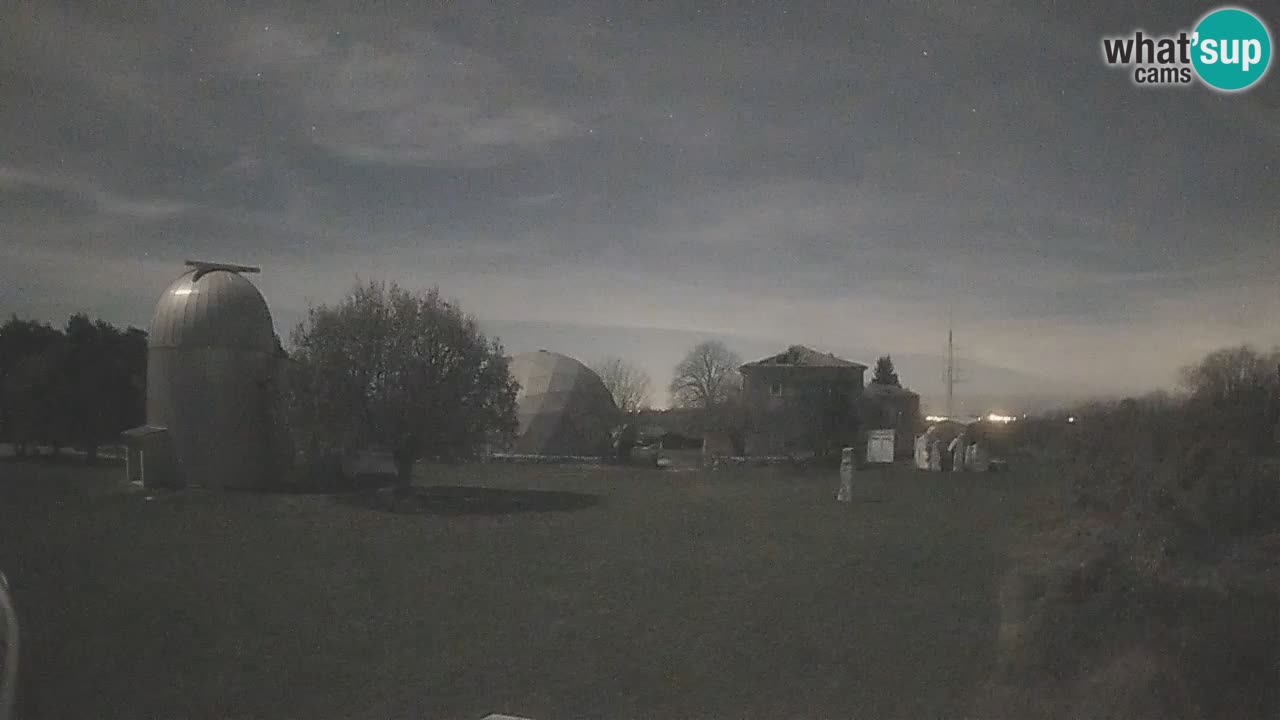 Observatorij Višnjan spletna kamera – Odkrivajte nebo, asteroide, komete in meteorite