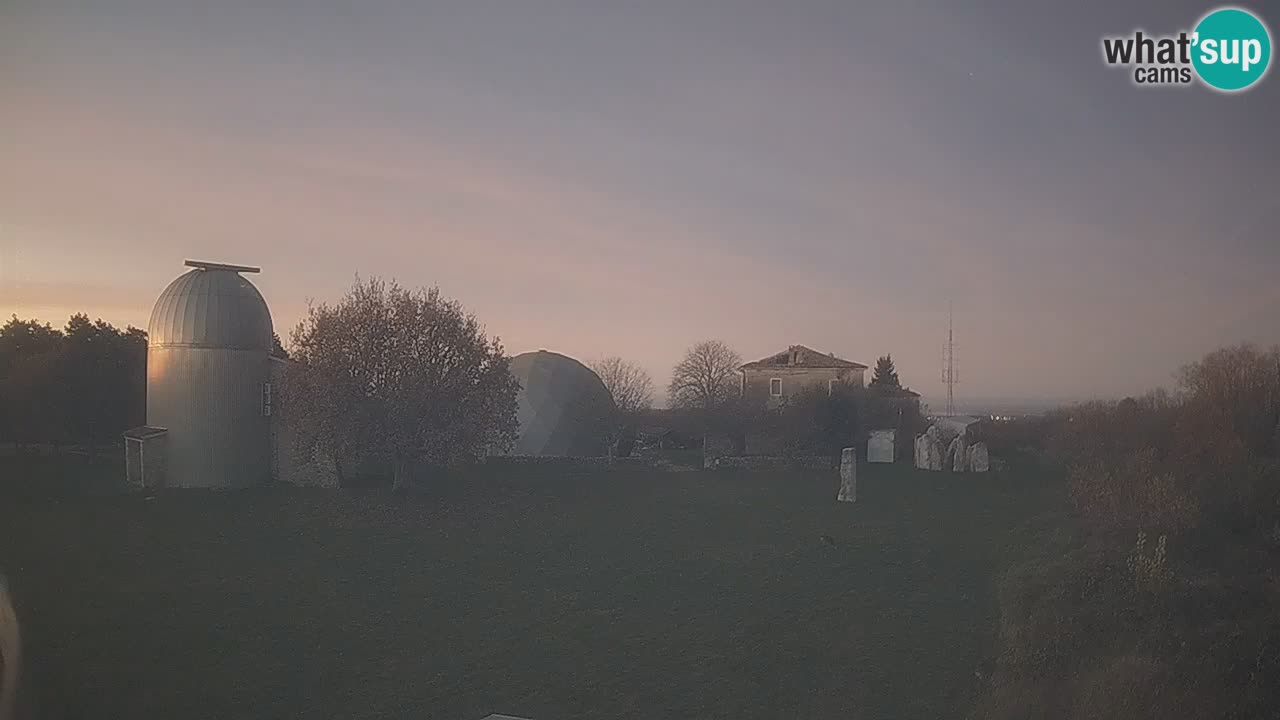 Višnjan-Observatorium Live Webcam – Explore the Sky, Asteroids, Comets, and Meteoroids