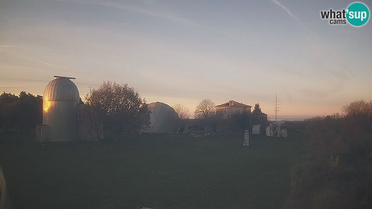 Cámara web en vivo del Observatorio de Višnjan: explora el cielo, los asteroides, cometas y meteoroides