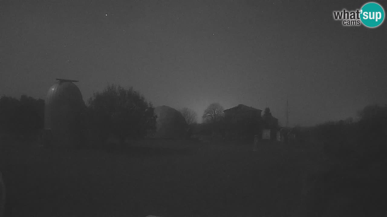 Webcam en direct de l’Observatoire de Višnjan – Explorez le ciel, les astéroïdes, les comètes et les météoroïdes