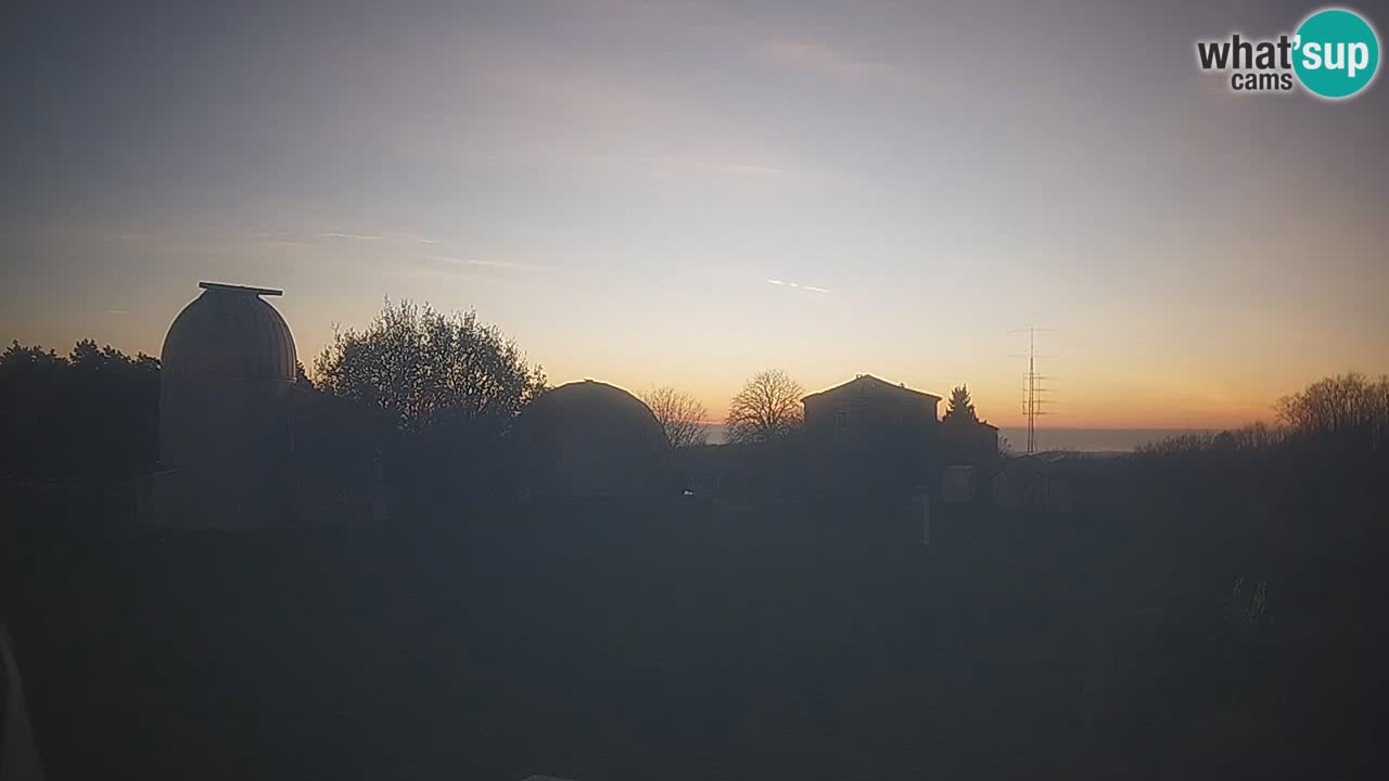 Cámara web en vivo del Observatorio de Višnjan: explora el cielo, los asteroides, cometas y meteoroides