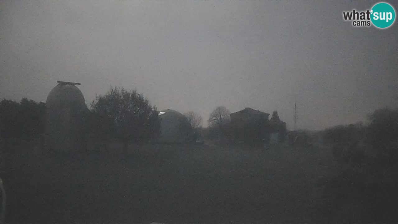 Višnjan-Observatorium Live Webcam – Explore the Sky, Asteroids, Comets, and Meteoroids