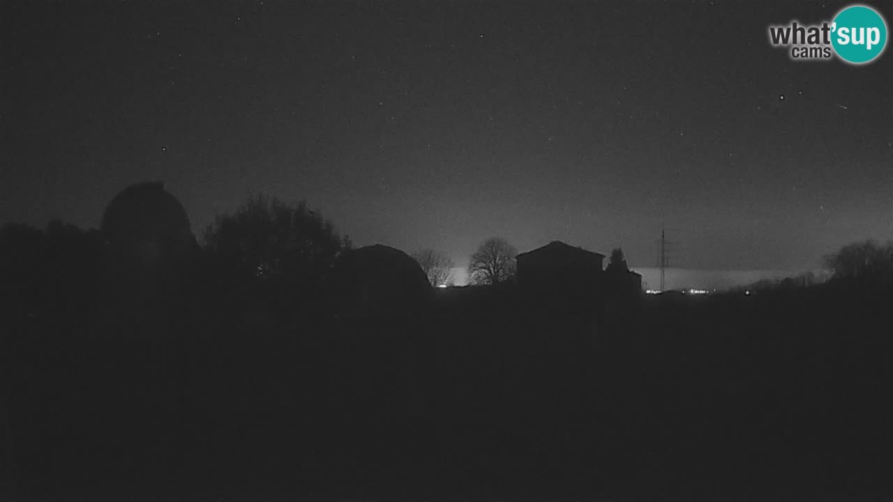Observatorij Višnjan spletna kamera – Odkrivajte nebo, asteroide, komete in meteorite