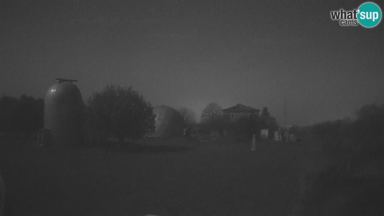 Observatorij Višnjan spletna kamera – Odkrivajte nebo, asteroide, komete in meteorite