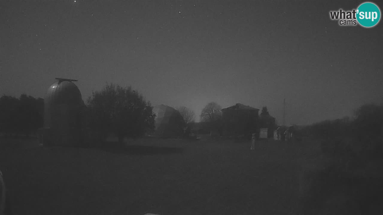 Webcam en direct de l’Observatoire de Višnjan – Explorez le ciel, les astéroïdes, les comètes et les météoroïdes