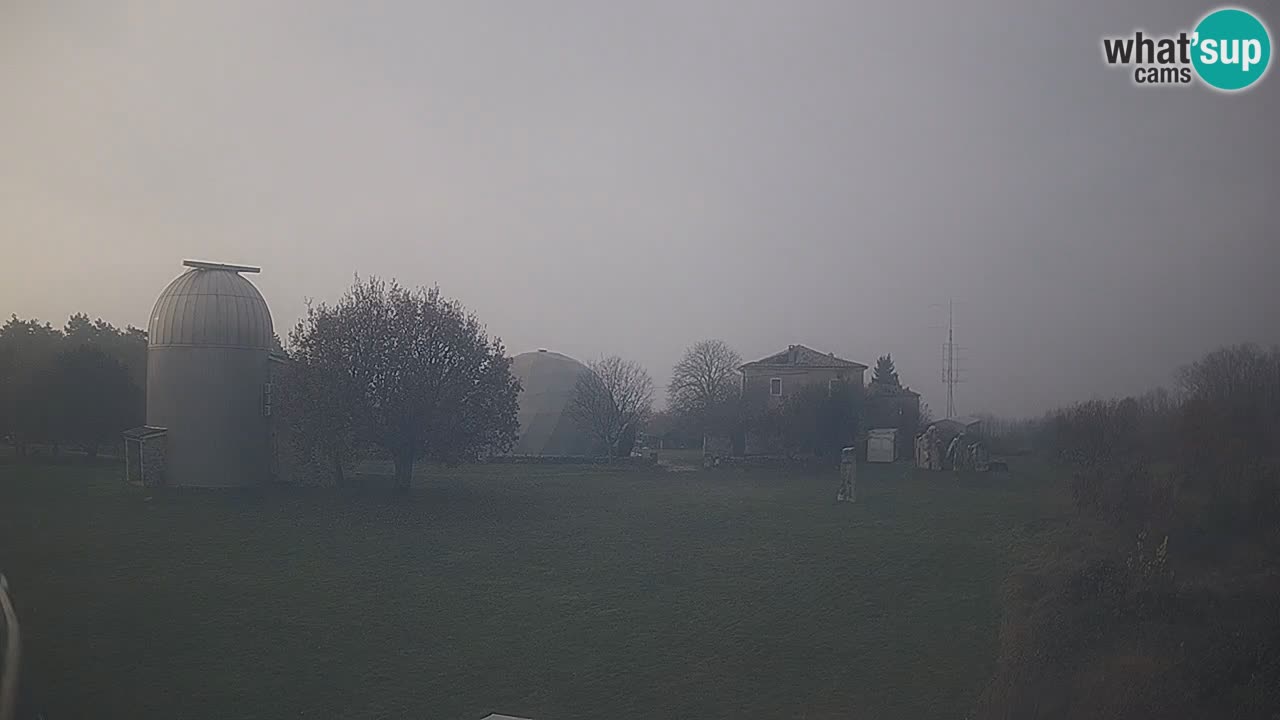 Observatorij Višnjan spletna kamera – Odkrivajte nebo, asteroide, komete in meteorite