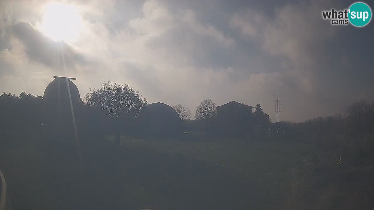 Višnjan-Observatorium Live Webcam – Explore the Sky, Asteroids, Comets, and Meteoroids