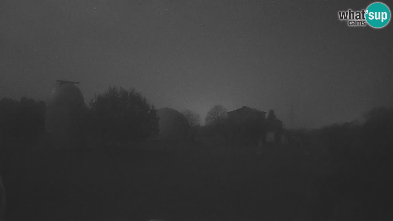 Višnjan Observatory Live Webcam – Explore the Sky, Asteroids, Comets, and Meteoroids