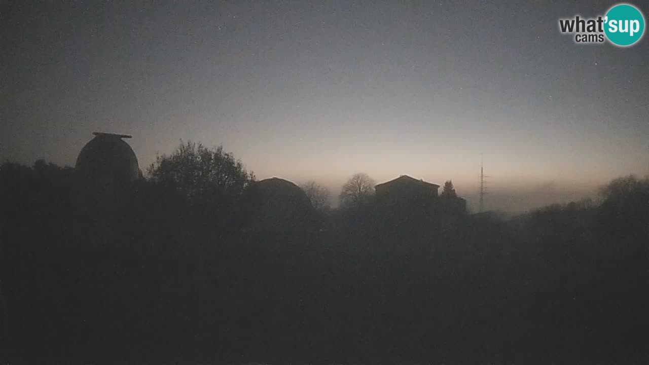 Webcam live dell’Osservatorio di – Esplora il cielo, gli asteroidi, i comete e i meteoroidi.