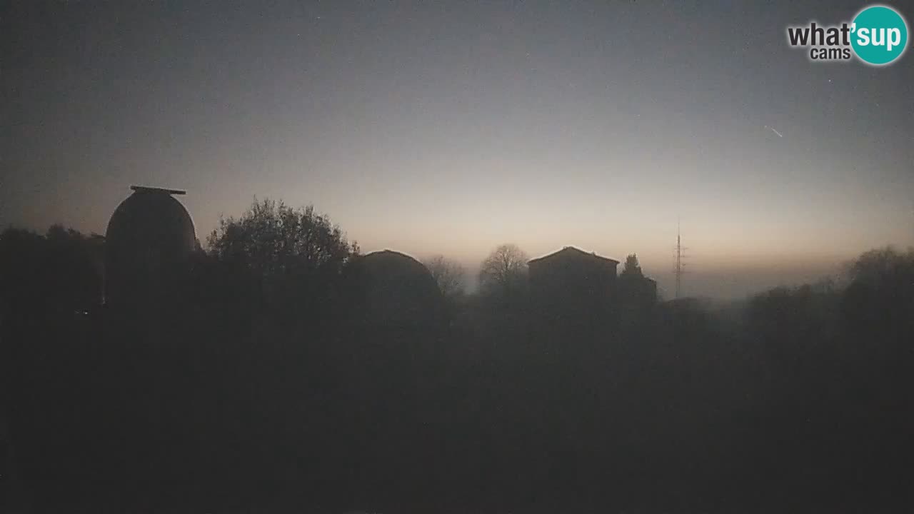 Višnjan-Observatorium Live Webcam – Explore the Sky, Asteroids, Comets, and Meteoroids