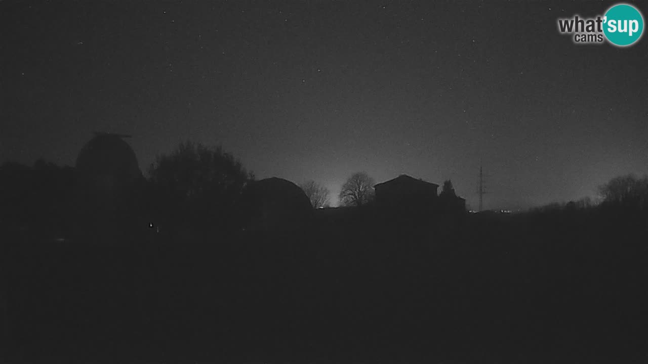 Observatorij Višnjan spletna kamera – Odkrivajte nebo, asteroide, komete in meteorite