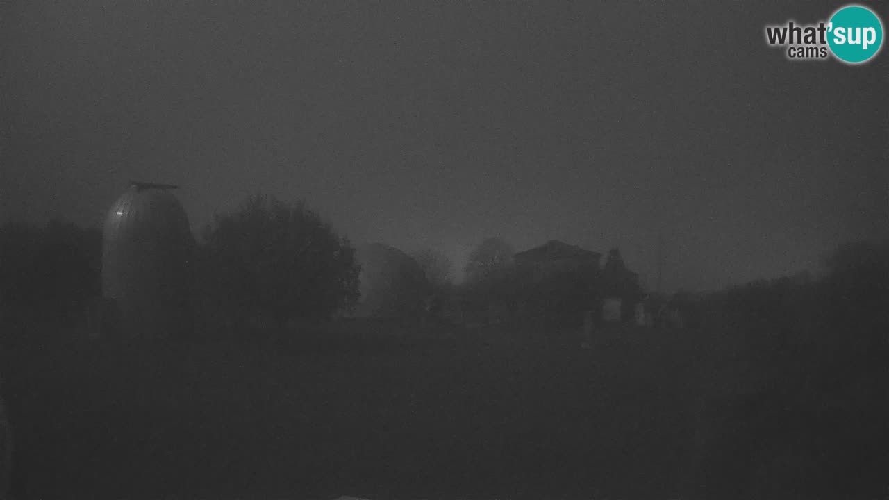 Višnjan-Observatorium Live Webcam – Explore the Sky, Asteroids, Comets, and Meteoroids