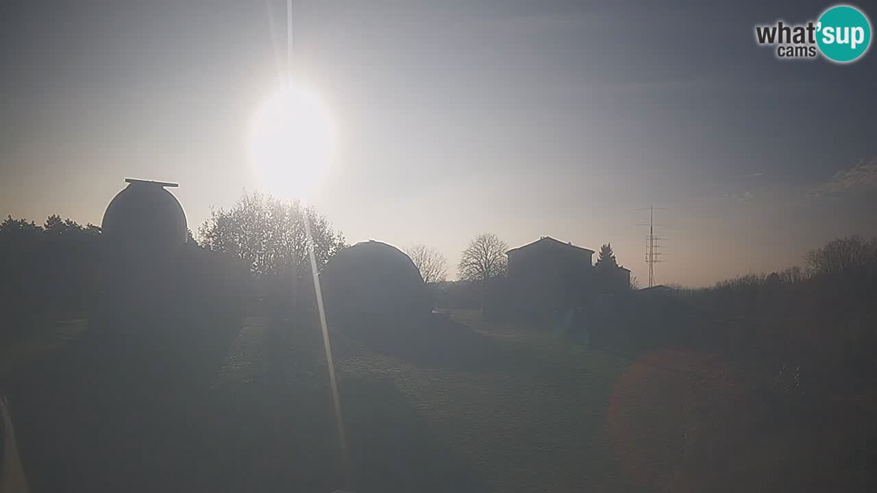 Observatorij Višnjan spletna kamera – Odkrivajte nebo, asteroide, komete in meteorite