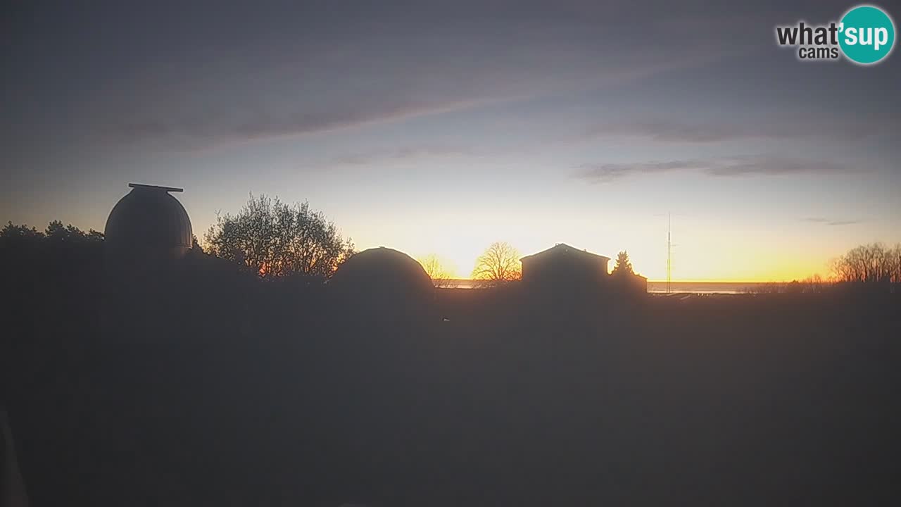 Višnjan-Observatorium Live Webcam – Explore the Sky, Asteroids, Comets, and Meteoroids