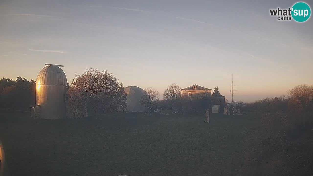 Cámara web en vivo del Observatorio de Višnjan: explora el cielo, los asteroides, cometas y meteoroides