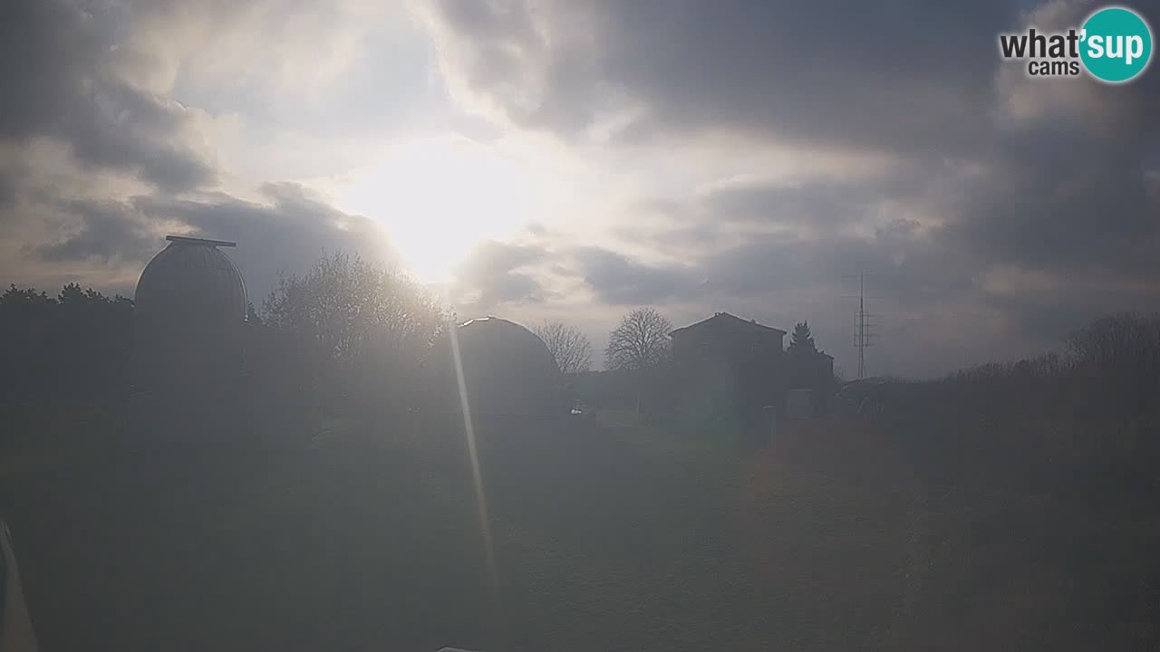 Webcam en direct de l’Observatoire de Višnjan – Explorez le ciel, les astéroïdes, les comètes et les météoroïdes