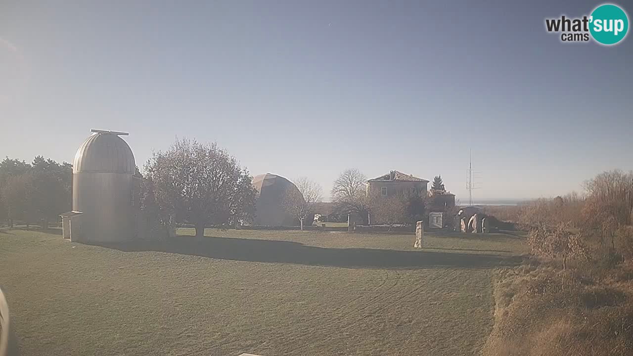 Webcam en direct de l’Observatoire de Višnjan – Explorez le ciel, les astéroïdes, les comètes et les météoroïdes