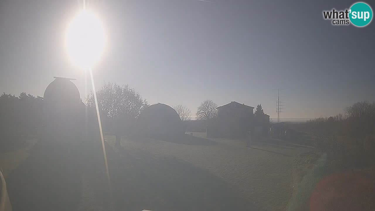 Observatorij Višnjan spletna kamera – Odkrivajte nebo, asteroide, komete in meteorite