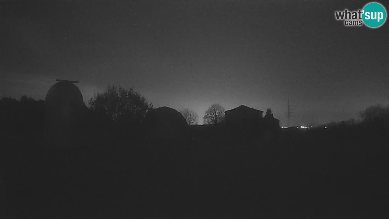 Višnjan-Observatorium Live Webcam – Explore the Sky, Asteroids, Comets, and Meteoroids