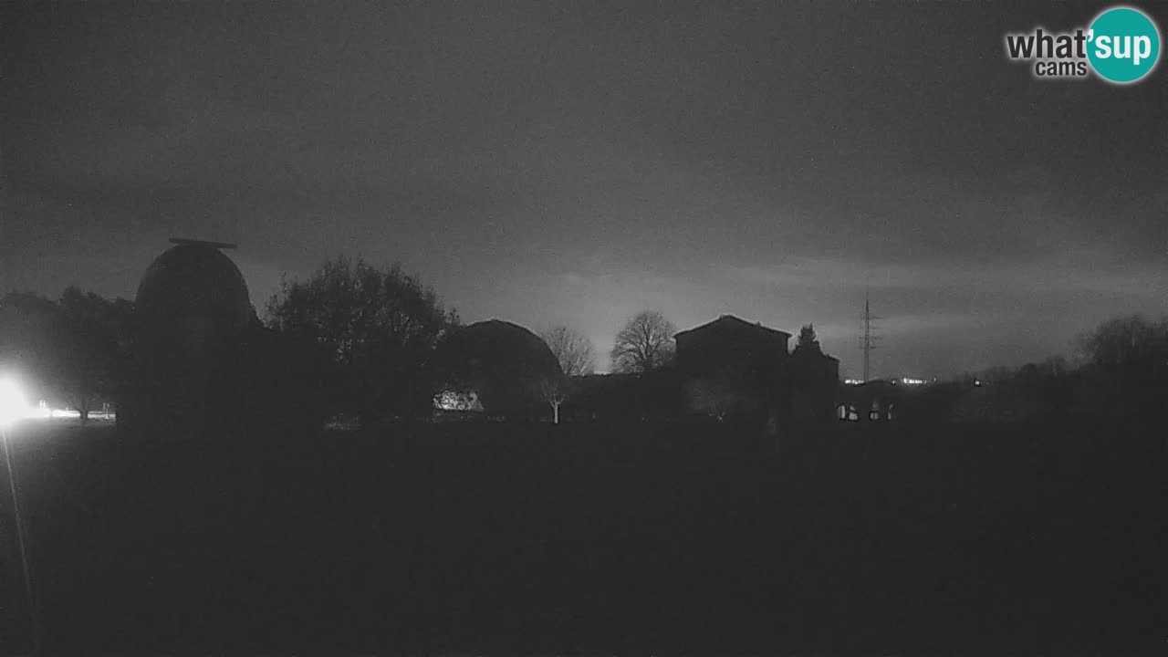 Višnjan-Observatorium Live Webcam – Explore the Sky, Asteroids, Comets, and Meteoroids