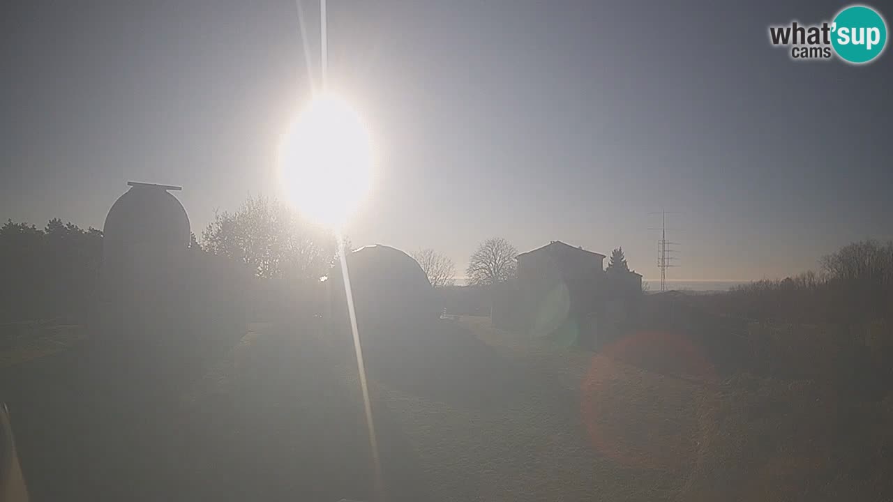 Observatorij Višnjan spletna kamera – Odkrivajte nebo, asteroide, komete in meteorite