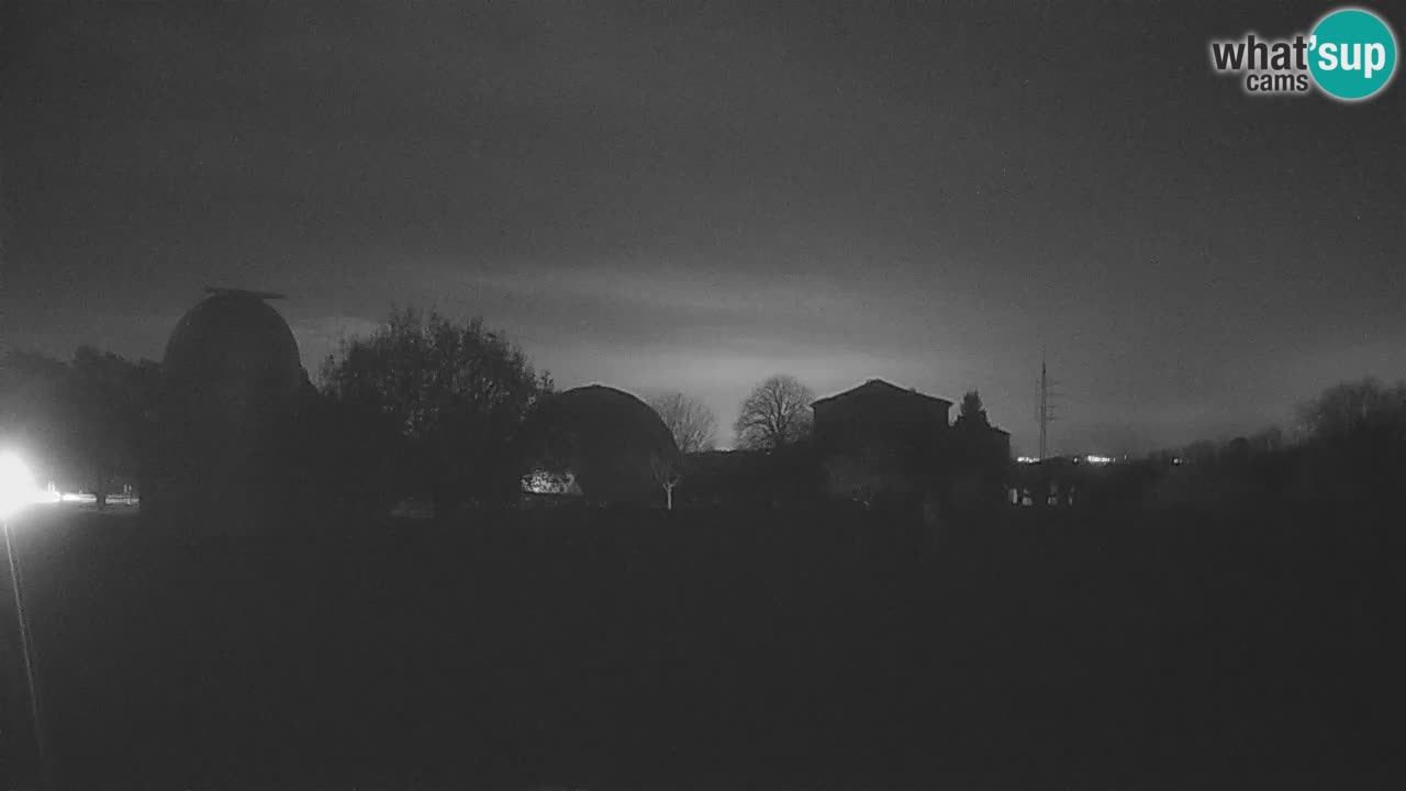 Cámara web en vivo del Observatorio de Višnjan: explora el cielo, los asteroides, cometas y meteoroides