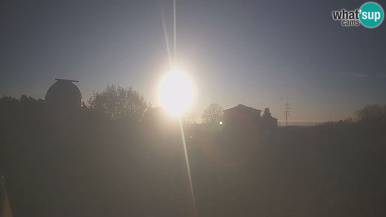 Cámara web en vivo del Observatorio de Višnjan: explora el cielo, los asteroides, cometas y meteoroides