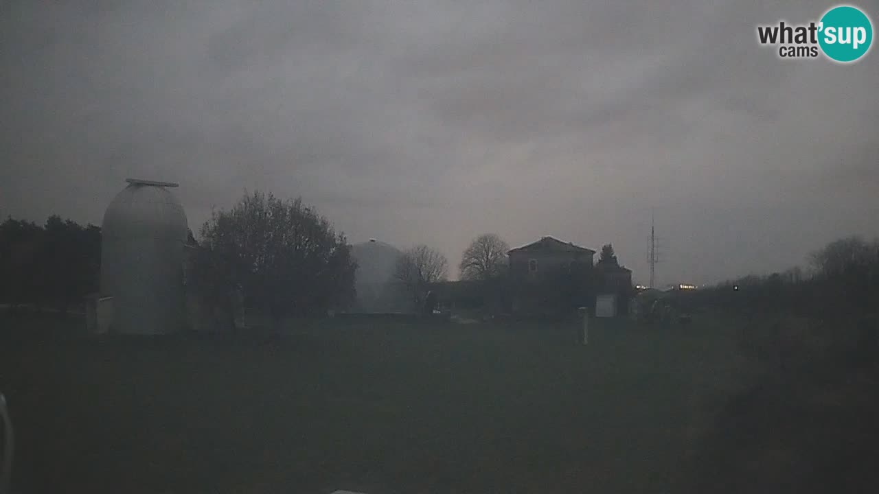 Višnjan-Observatorium Live Webcam – Explore the Sky, Asteroids, Comets, and Meteoroids