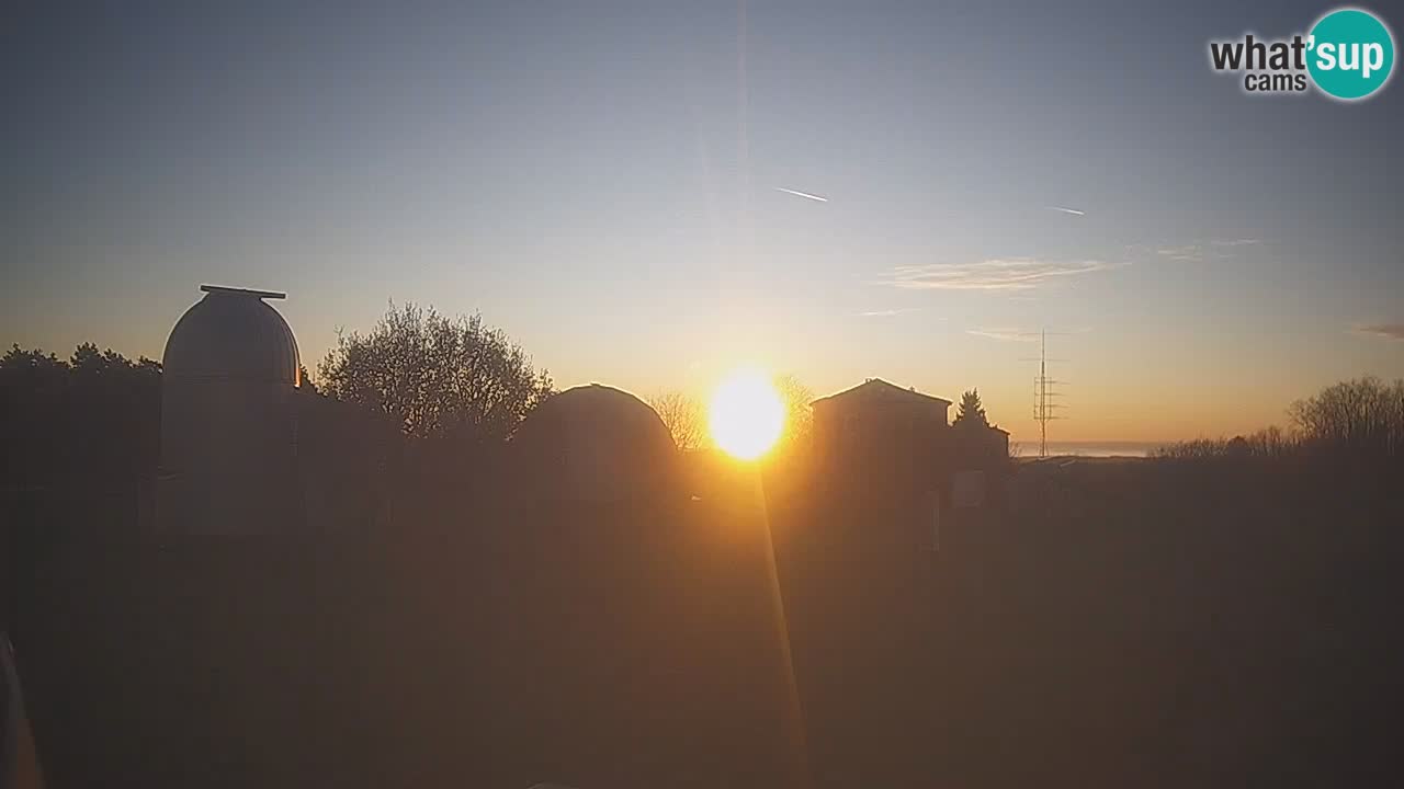 Observatorij Višnjan spletna kamera – Odkrivajte nebo, asteroide, komete in meteorite