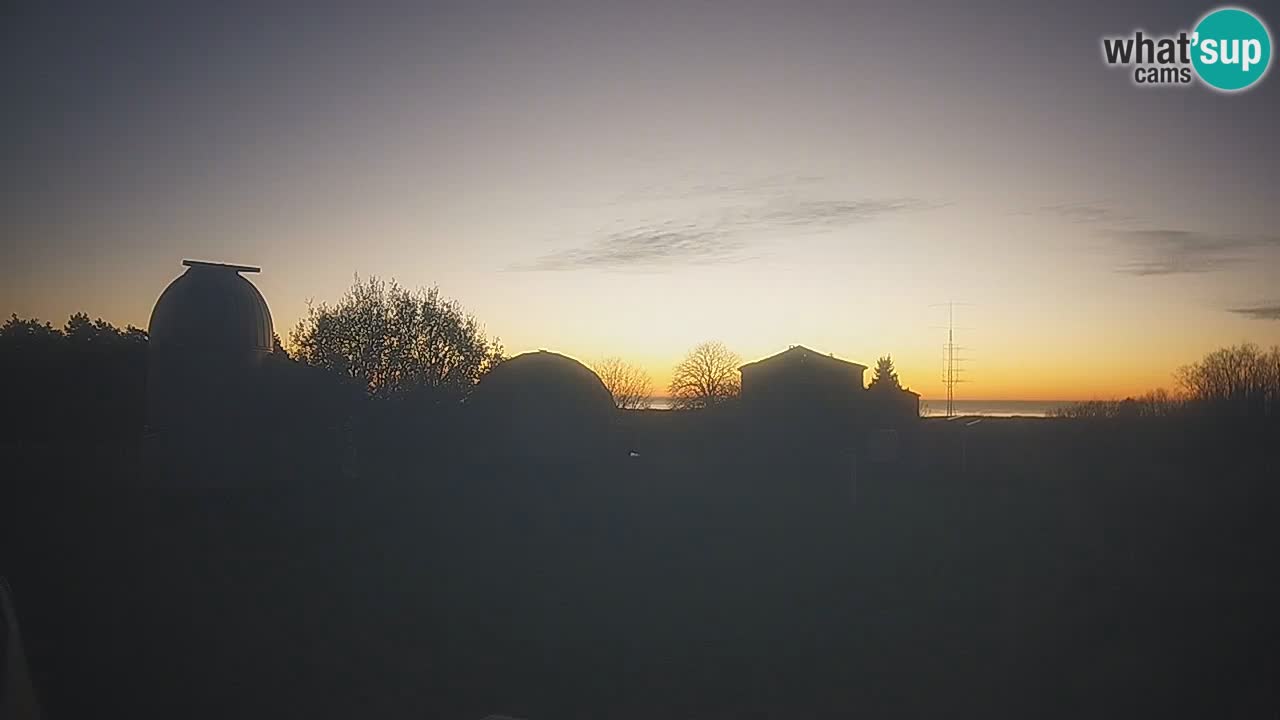 Višnjan-Observatorium Live Webcam – Explore the Sky, Asteroids, Comets, and Meteoroids