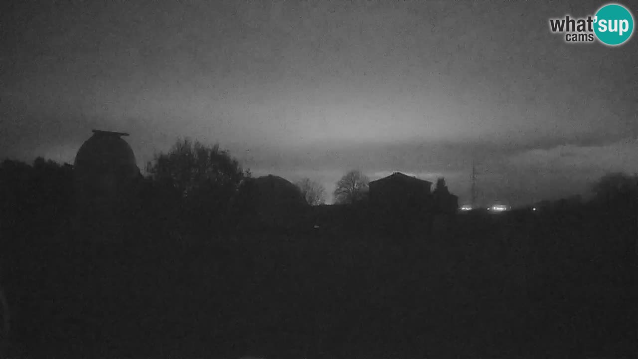Višnjan-Observatorium Live Webcam – Explore the Sky, Asteroids, Comets, and Meteoroids