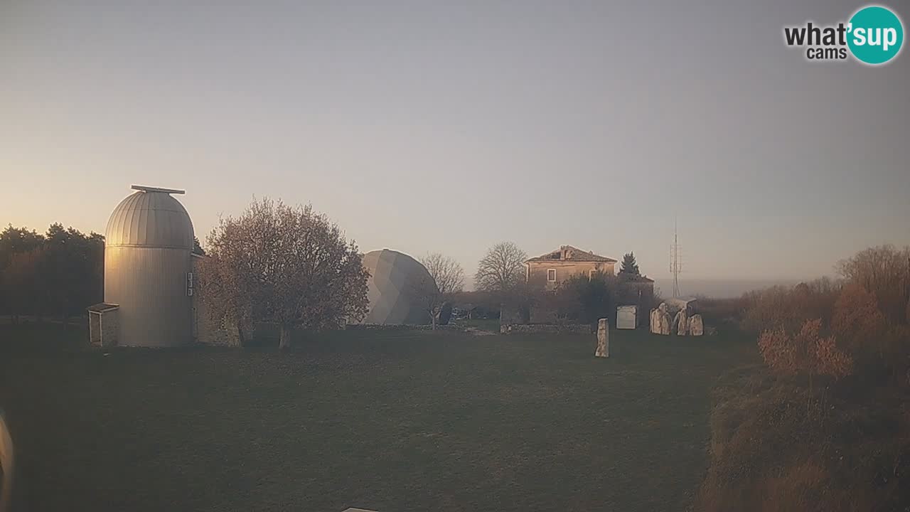 Cámara web en vivo del Observatorio de Višnjan: explora el cielo, los asteroides, cometas y meteoroides