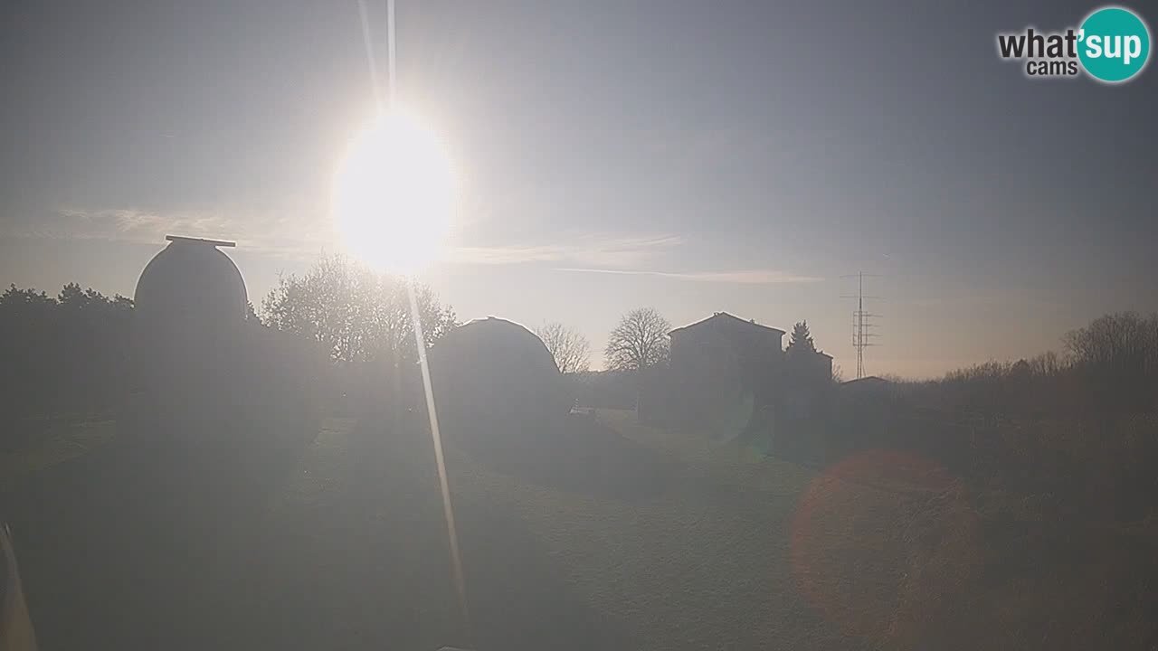 Cámara web en vivo del Observatorio de Višnjan: explora el cielo, los asteroides, cometas y meteoroides