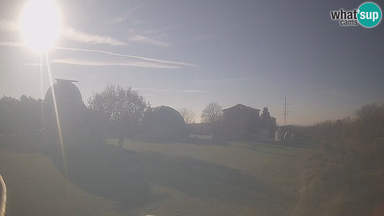 Višnjan-Observatorium Live Webcam – Explore the Sky, Asteroids, Comets, and Meteoroids