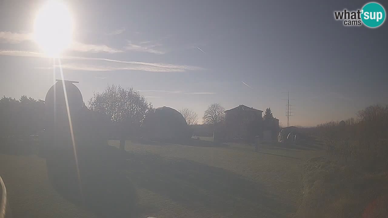 Višnjan-Observatorium Live Webcam – Explore the Sky, Asteroids, Comets, and Meteoroids