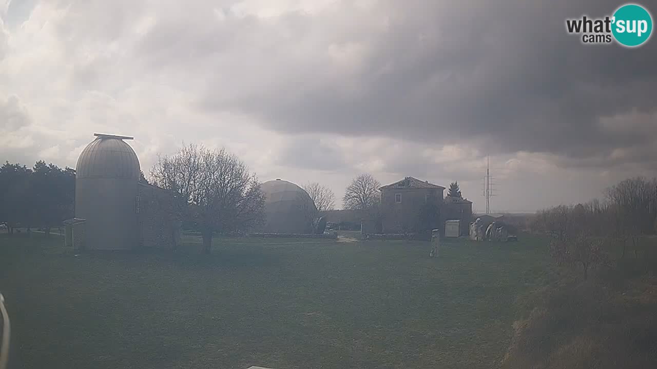 Cámara web en vivo del Observatorio de Višnjan: explora el cielo, los asteroides, cometas y meteoroides