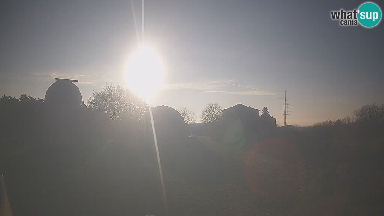 Višnjan-Observatorium Live Webcam – Explore the Sky, Asteroids, Comets, and Meteoroids