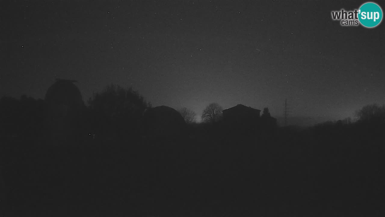 Cámara web en vivo del Observatorio de Višnjan: explora el cielo, los asteroides, cometas y meteoroides