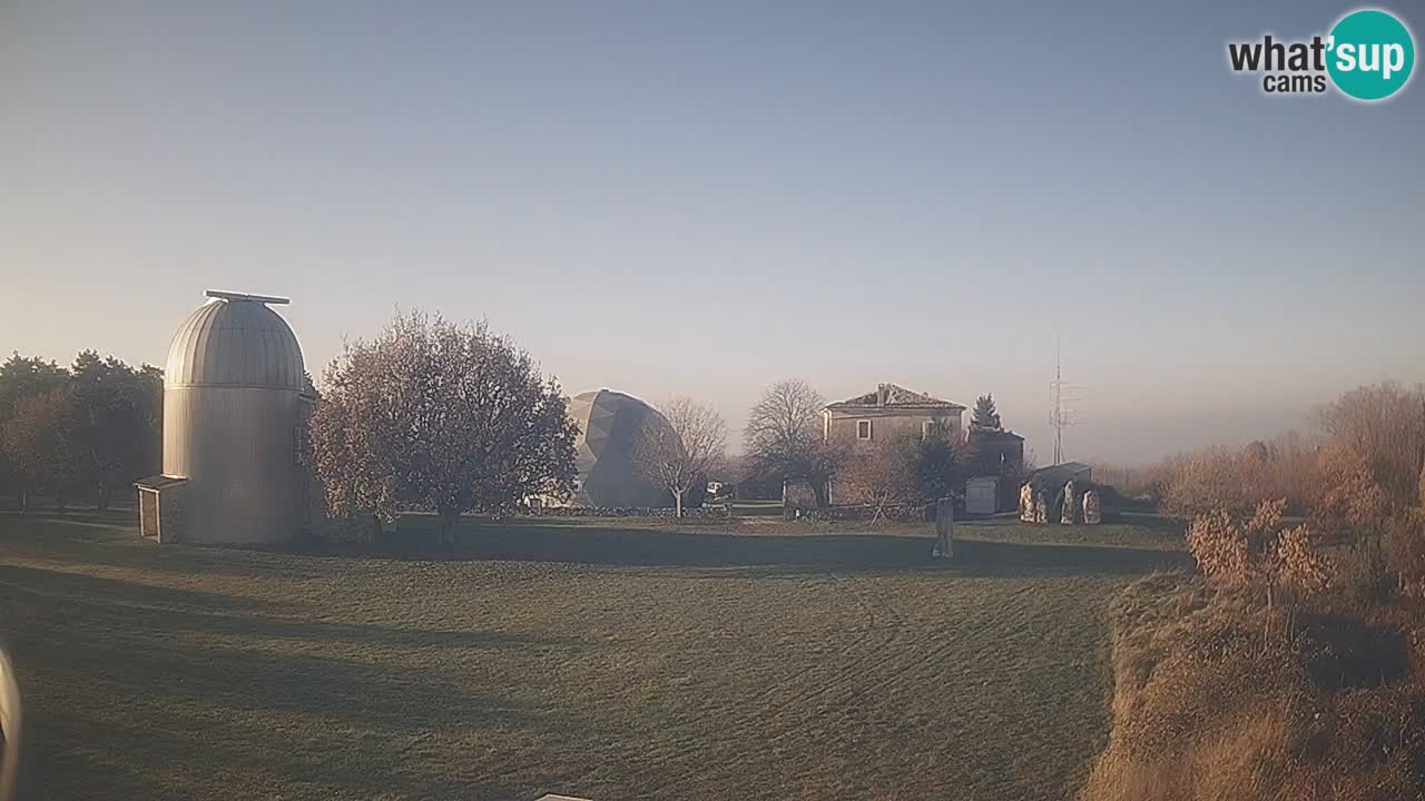 Webcam en direct de l’Observatoire de Višnjan – Explorez le ciel, les astéroïdes, les comètes et les météoroïdes